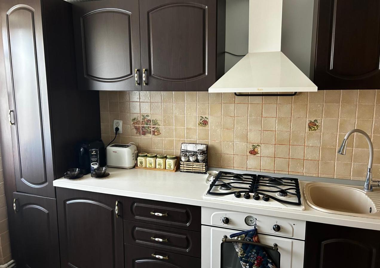 Lalelelor Apartment ซูชาวา ภายนอก รูปภาพ